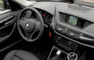 Младший из кроссоверов BMW – X1