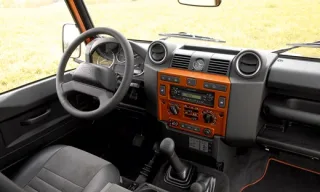 Унікальний Land Rover Defender Fire