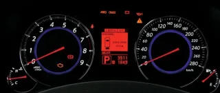 400 'horses' Infiniti FX50 in Moscow traffic jams