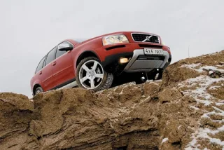 Потужний Volvo XC90 проти сильного Lexus LX570