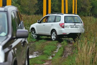 Nissan X-Trail 2.5 проти іменитого Subaru Forester 2.5