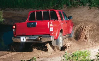 Самый дешевый японский пикап Nissan NP 300