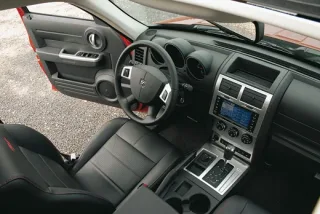 До Росії прибув Dodge Nitro з 4-літровим V6