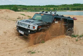 Hummer H2 проти.... Suzuki Jimny.
