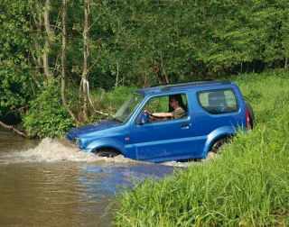 Hummer H2 проти.... Suzuki Jimny.