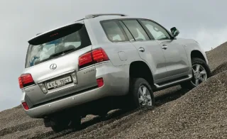 Lexus LX 570 понравился нам меньше, чем Toyota LC 200