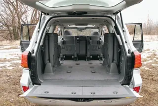 Lexus LX 570 понравился нам меньше, чем Toyota LC 200