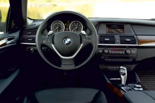 Зачем BMW X6 еще более мощный мотор – 4.4?
