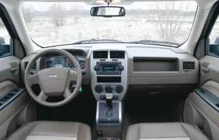 Парный тест Toyota RAV4 и Jeep Liberty