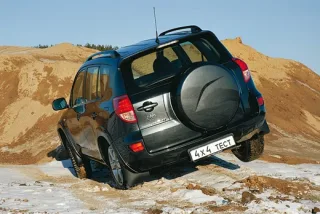 Парный тест Toyota RAV4 и Jeep Liberty