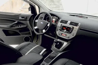 Бензиновый VW Tiguan 1.4 и дизельный Ford Kuga 2.0