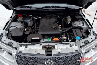 Suzuki Grand Vitara 2.4 едет не слишком весело