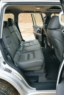 Chevy Tahoe and Toyota Land Cruiser LC 200, this is a duel of two worlds