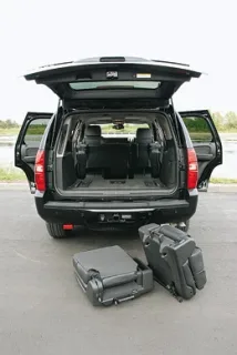 Chevy Tahoe and Toyota Land Cruiser LC 200, this is a duel of two worlds