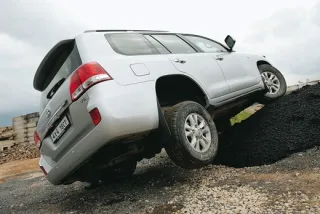 Chevy Tahoe and Toyota Land Cruiser LC 200, this is a duel of two worlds
