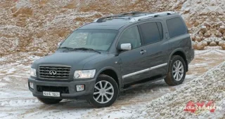 Infiniti QX56 - пересувна підпільна порностудія?