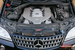 За 5 с. до 100 км/ч - Jeep Cherokee SRT 8 и Mercedes ML 63 AMG