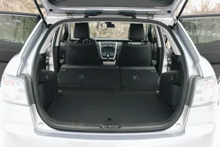 Mazda CX-7 расправилась с Мitsubishi Outlander XL