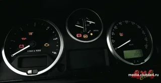 The new Land Rover Defender has a bulge on the hood