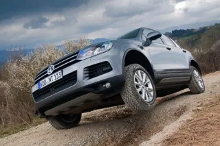 Три машини і гібрид. Яким має і не має бути новий Volkswagen Touareg