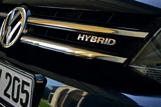 Три машини і гібрид. Яким має і не має бути новий Volkswagen Touareg