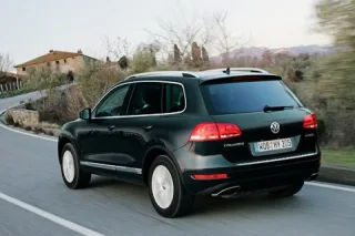 Три машини і гібрид. Яким має і не має бути новий Volkswagen Touareg