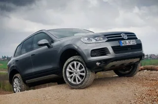 Три машини і гібрид. Яким має і не має бути новий Volkswagen Touareg