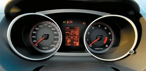 MITSUBUSHI OUTLANDER XL