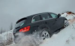 Audi Q7 против Cadillac Escalade