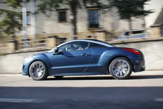 Сепаратист. За какие ценности воюет необычное купе Peugeot RCZ?