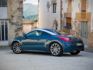 Сепаратист. За какие ценности воюет необычное купе Peugeot RCZ?