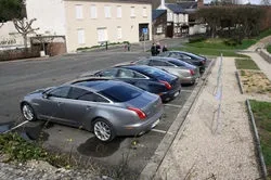 Jaguar XJ New: Jaguar-r-r!