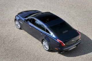 Jaguar XJ New: Jaguar-r-r!