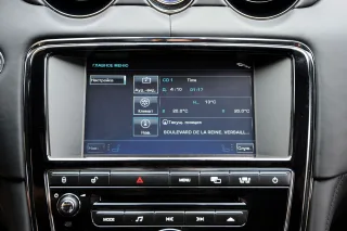 Jaguar XJ New: Jaguar-r-r!