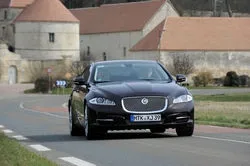 Jaguar XJ New: Jaguar-r-r!