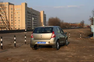 Тест-драйв Renault Sandero: Логан+дизайн