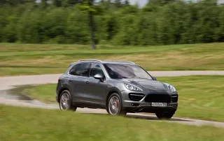 Porsche Cayenne S и Porsche Cayenne Turbo.