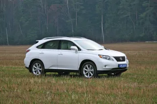 Тест-драйв Lexus RX350: синонім комфорту