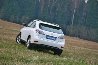 Тест-драйв Lexus RX350: синонім комфорту
