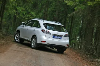 Тест-драйв Lexus RX350: синонім комфорту