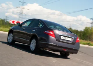 A hundred steps ahead. We found out where the all-wheel-drive Nissan Teana is found