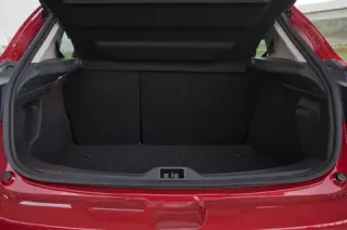 Молекулярна хімія. Порівнюємо хетчі Renault Megane, Mazda3 та Volkswagen Golf