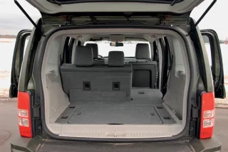 Jeep Cherokee або Mitsubishi Pajero Sport