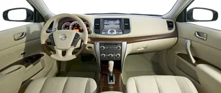 Nissan Teana Four: Статус має значення.