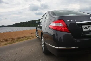 Nissan Teana Four.