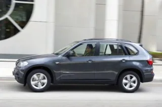 BMW X5. Обережно, крокодили!