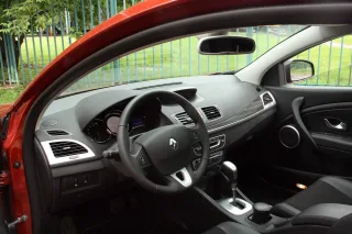 Тест-драйв Renault Megane Coupe: Красота и жертвы
