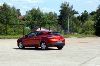 Тест-драйв Renault Megane Coupe: Красота и жертвы