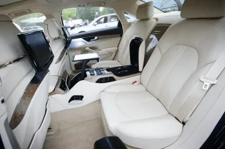 Audi A8 L W12.