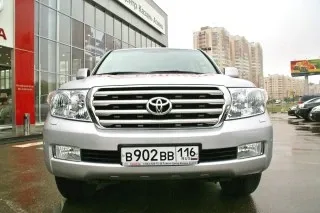 Toyota LC200